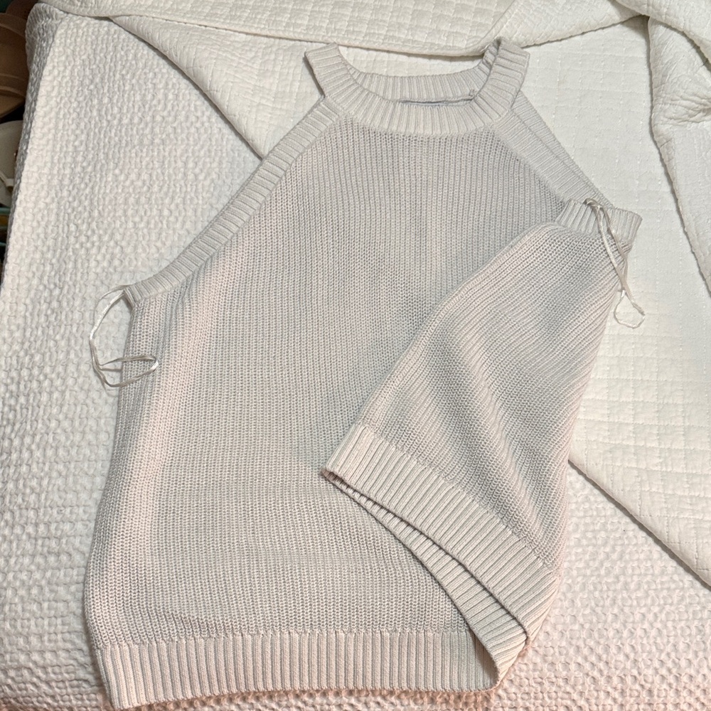 Old Navy Women's Cream Crew Neck Sweater